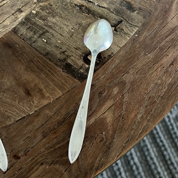 Vintage Oneida 5 pc Flatware set: - Picture 3 of 16